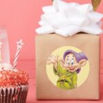 Dopey Waving Classic Round Sticker