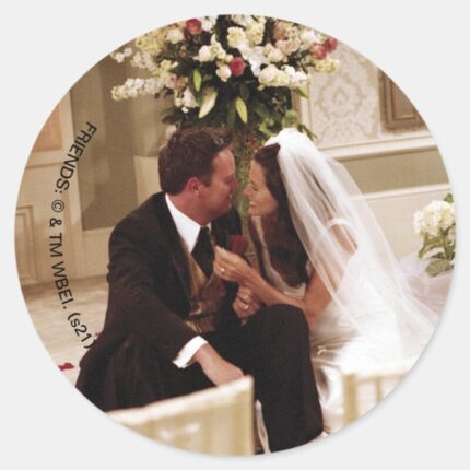 FRIENDS™ Chandler Monica Married Classic Round Sticker