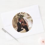 FRIENDS™ Chandler Monica Married Classic Round Sticker