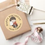Chibi HARRY POTTER™ Hedwig Happy Birthday Classic Round Sticker