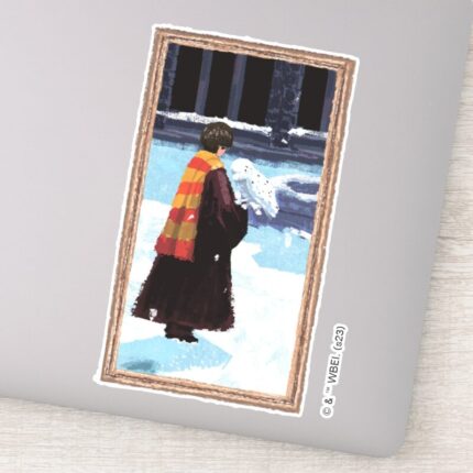 HARRY POTTER™ Hedwig In HOGWARTS™ Courtyard Sticker