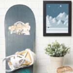 HOGSMEADE™ THE THREE BROOMSTICKS™ Pub Inn Sticker