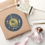 HUFFLEPUFF™ Holiday Bauble Graphic Classic Round Sticker