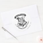 Harry Potter Retro Hogwarts Crest Classic Round Sticker