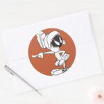 MARVIN THE MARTIAN™ Pointing Classic Round Sticker