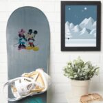 Mickey Minnie Kiss On Cheek Sticker