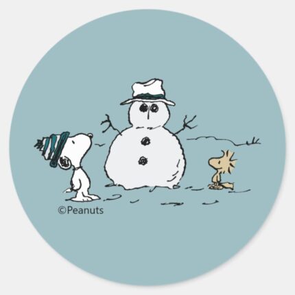 Peanuts Snoopy Builds A Snowman Classic Round Sticker