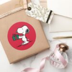 Peanuts Snoopy Christmas Gift Giver Classic Round Sticker