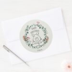 Pooh Happy Christmas Wreath Classic Round Sticker