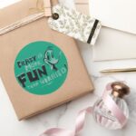 Vintage Crazy DAFFY DUCK™ Classic Round Sticker